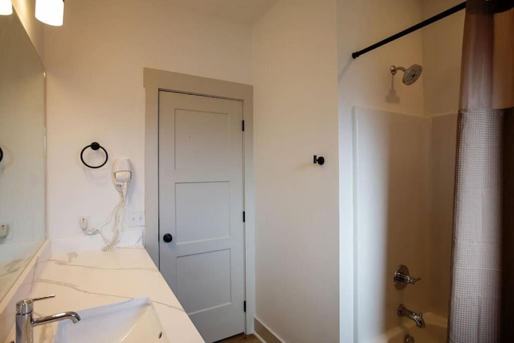 パナマシティービーチ Coral Reef - Brand New Build, Pet Friendly, Private Pool! Sleeps 9!ヴィラ エクステリア 写真