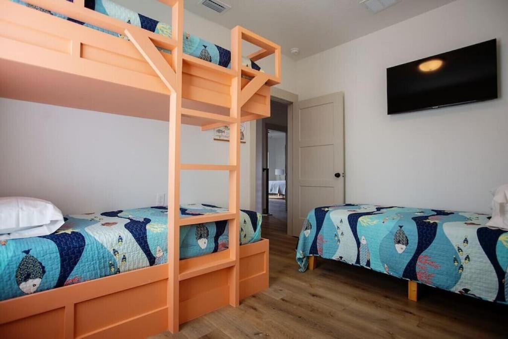 パナマシティービーチ Coral Reef - Brand New Build, Pet Friendly, Private Pool! Sleeps 9!ヴィラ エクステリア 写真