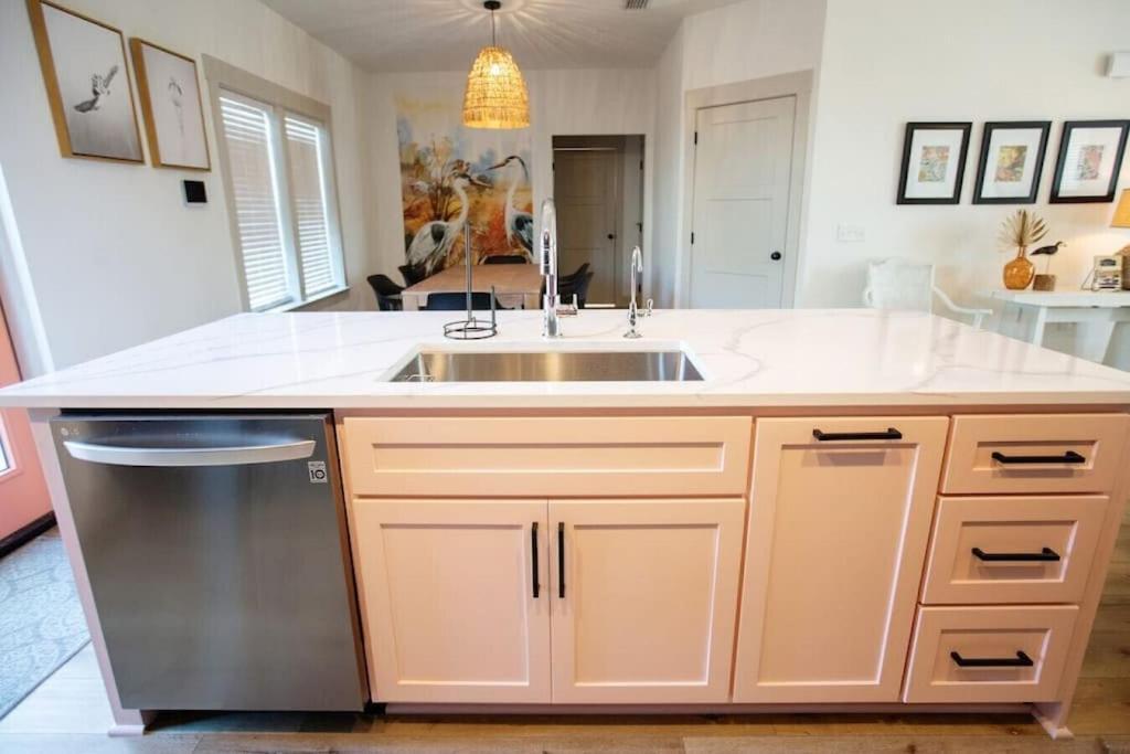 パナマシティービーチ Coral Reef - Brand New Build, Pet Friendly, Private Pool! Sleeps 9!ヴィラ エクステリア 写真
